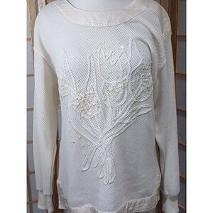 VTG Stephanie Med Floral Embroidered Top